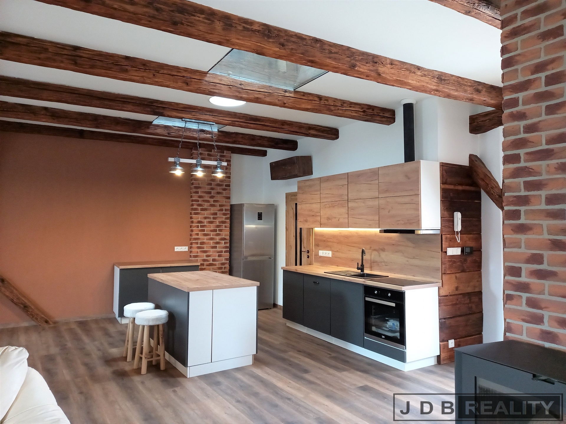 byt k pronájmu (27)