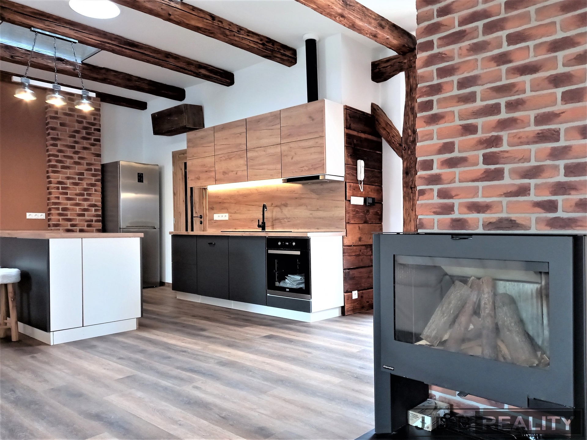 byt k pronájmu (21)