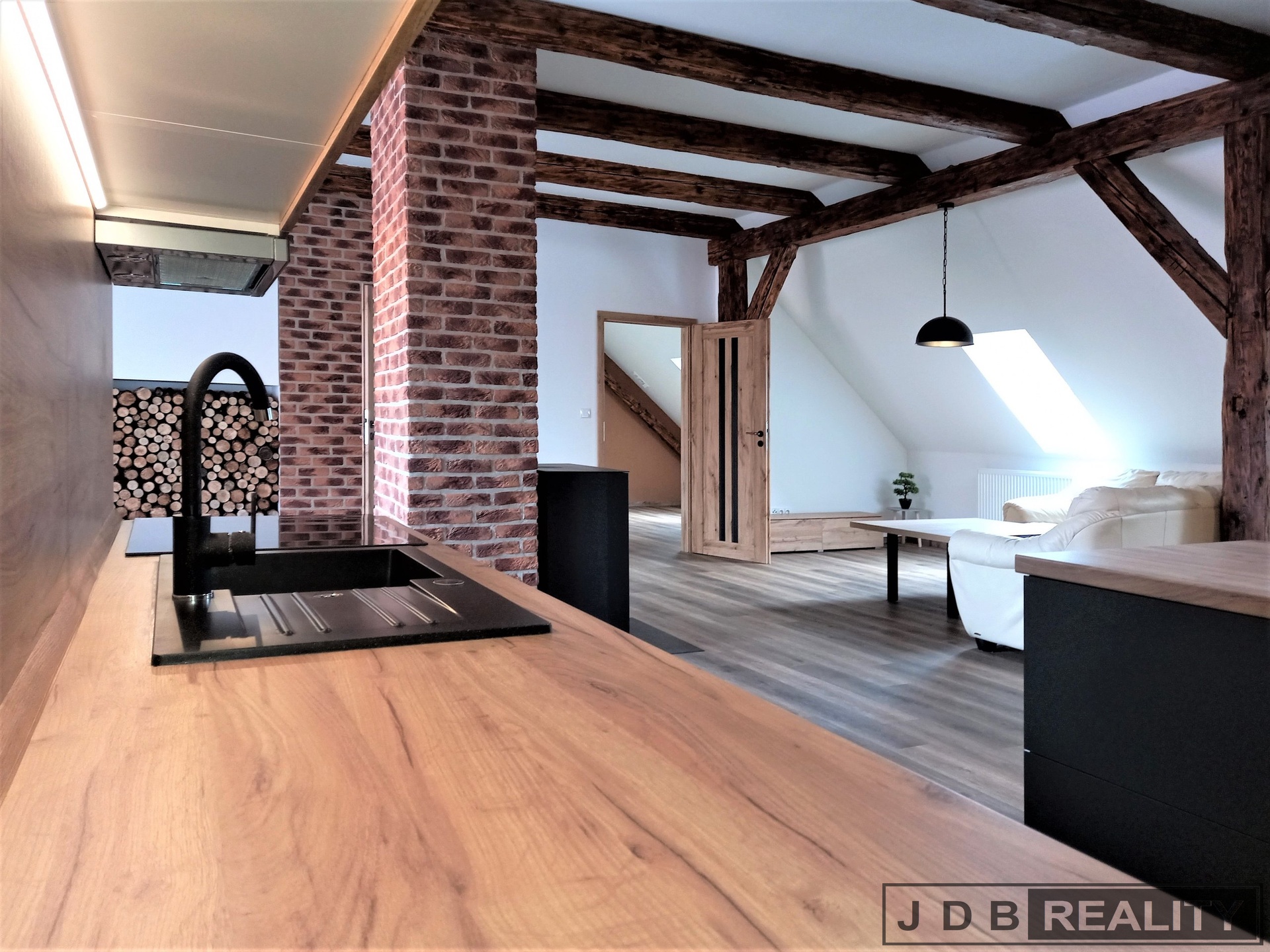 byt k pronájmu (13)