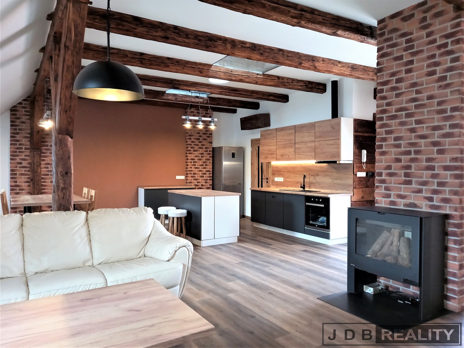 byt k pronájmu (28)