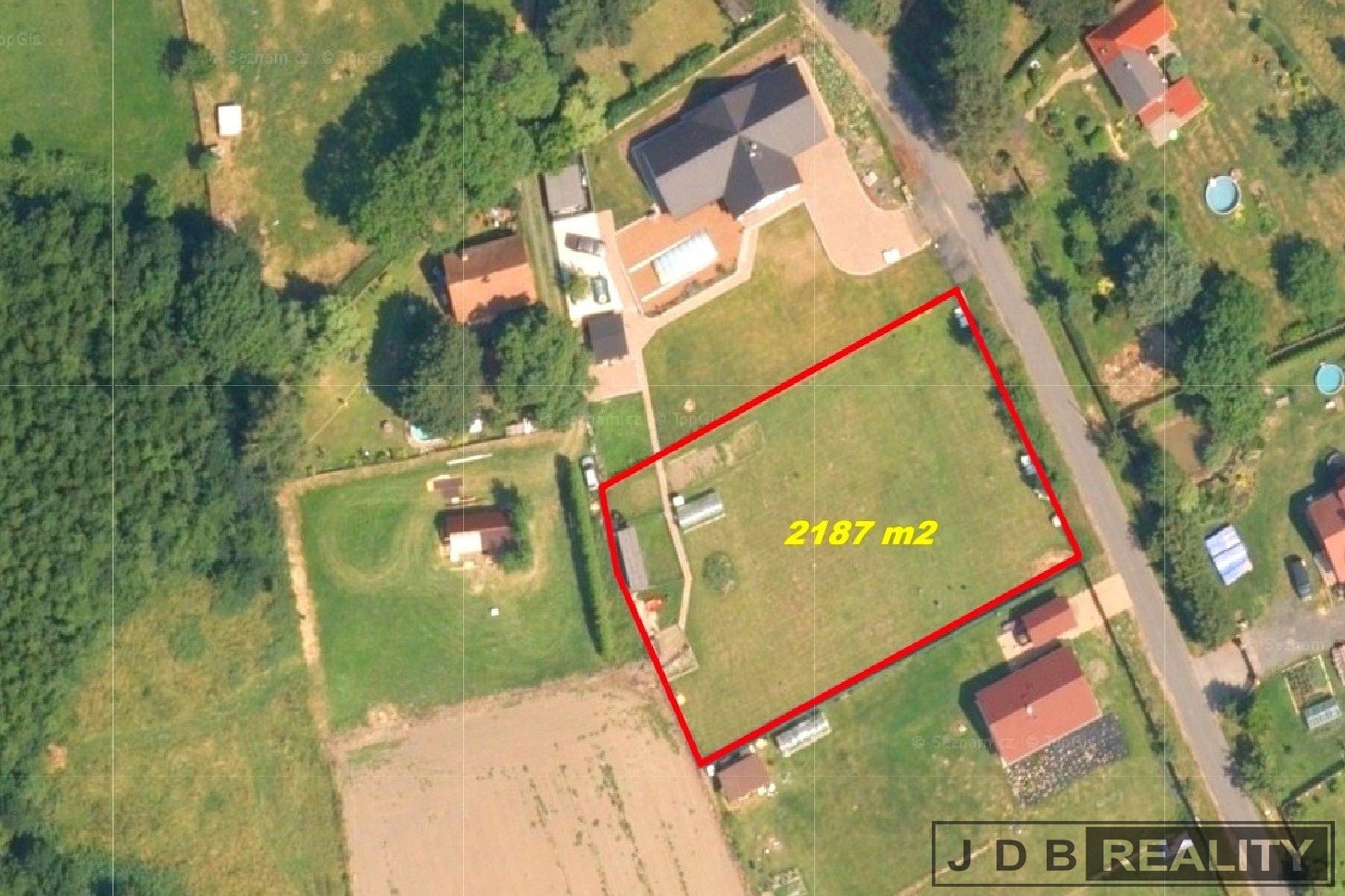 pozemek 2187 m2