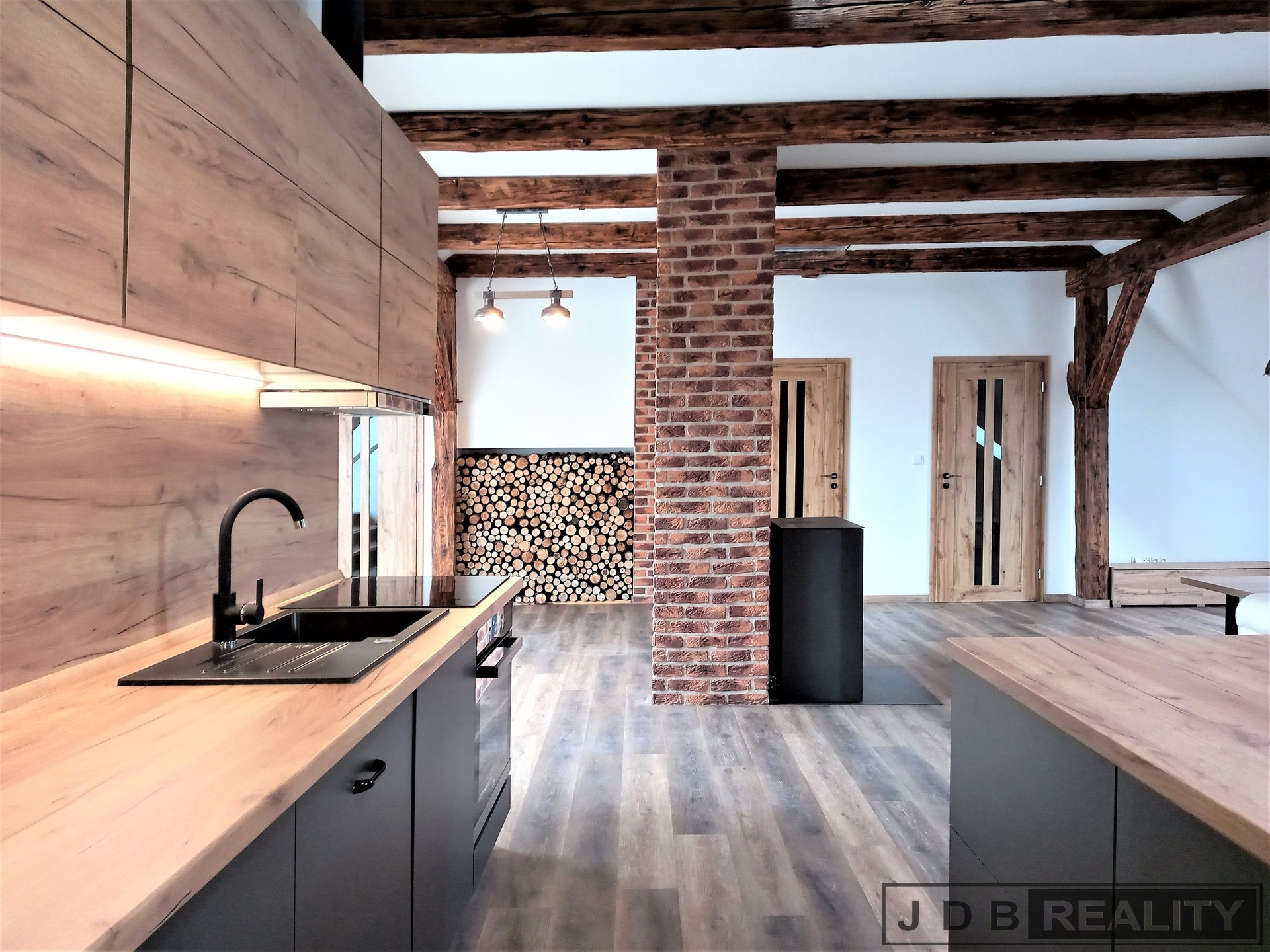 byt k pronájmu (26)