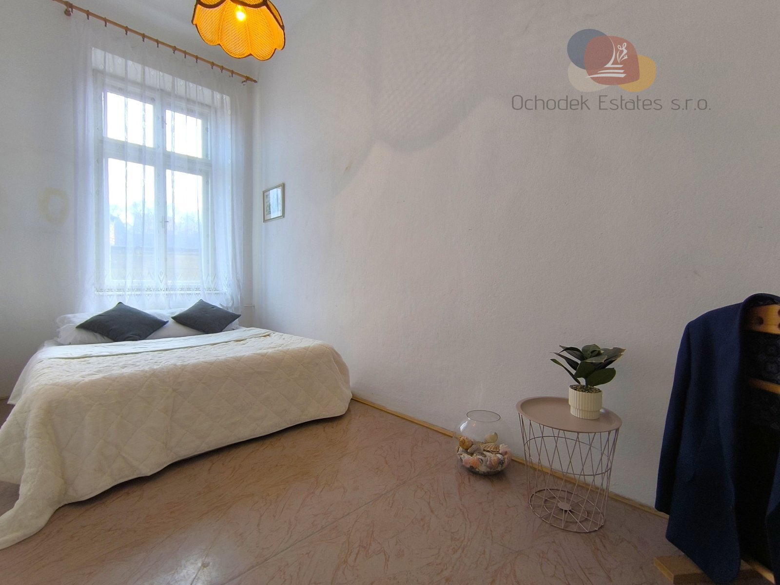 bílá ložnice 1.jpg