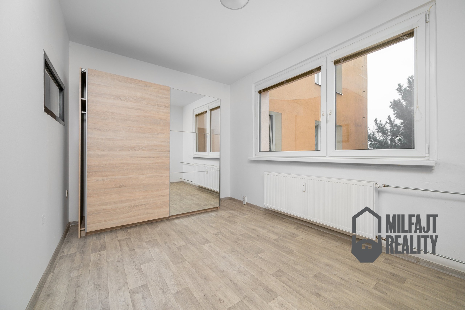 2026-03-12-09-17-14-CZ8_2517