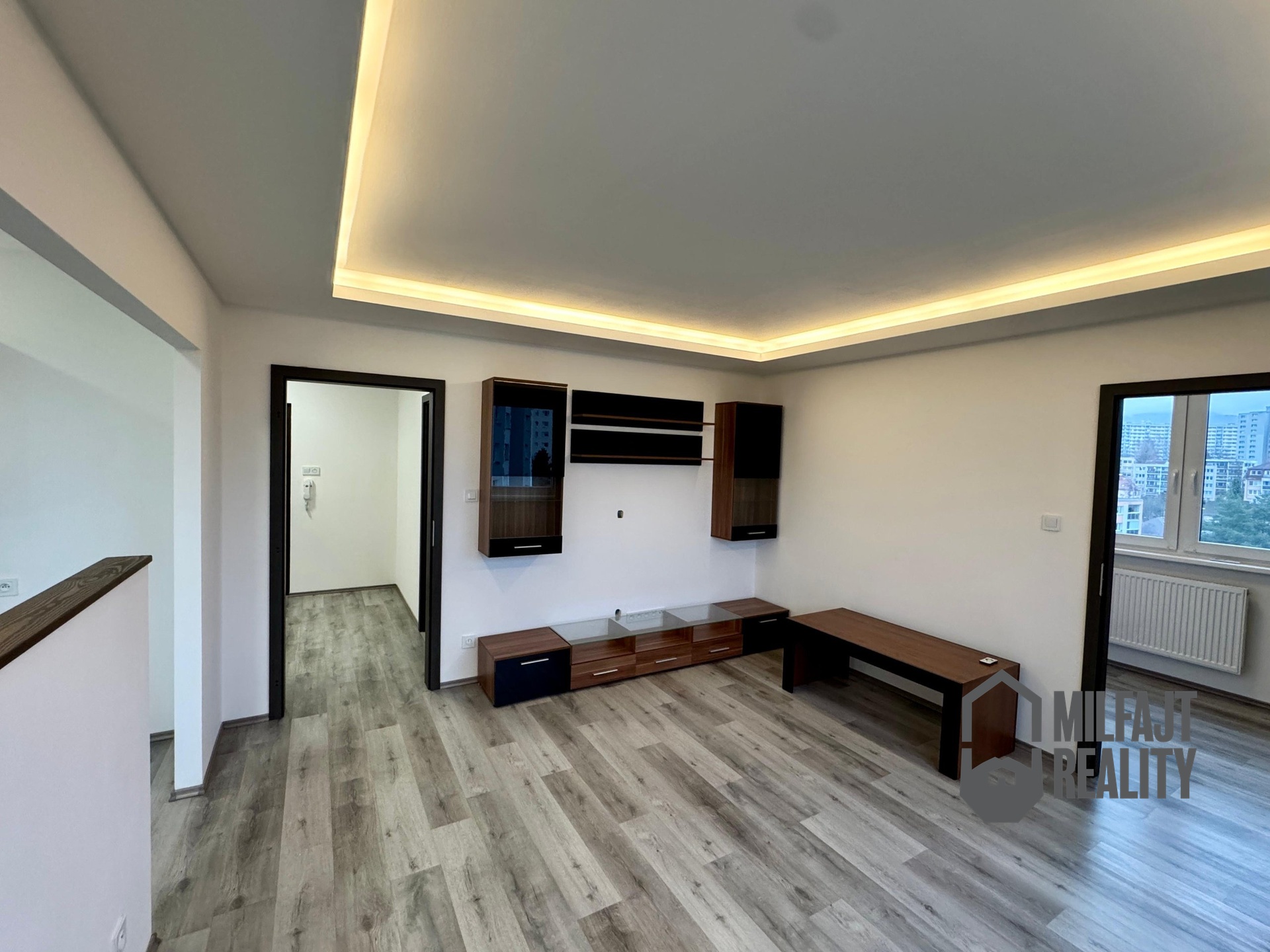 881f5998-e90e-4c9a-a1b2-9a52616e436c