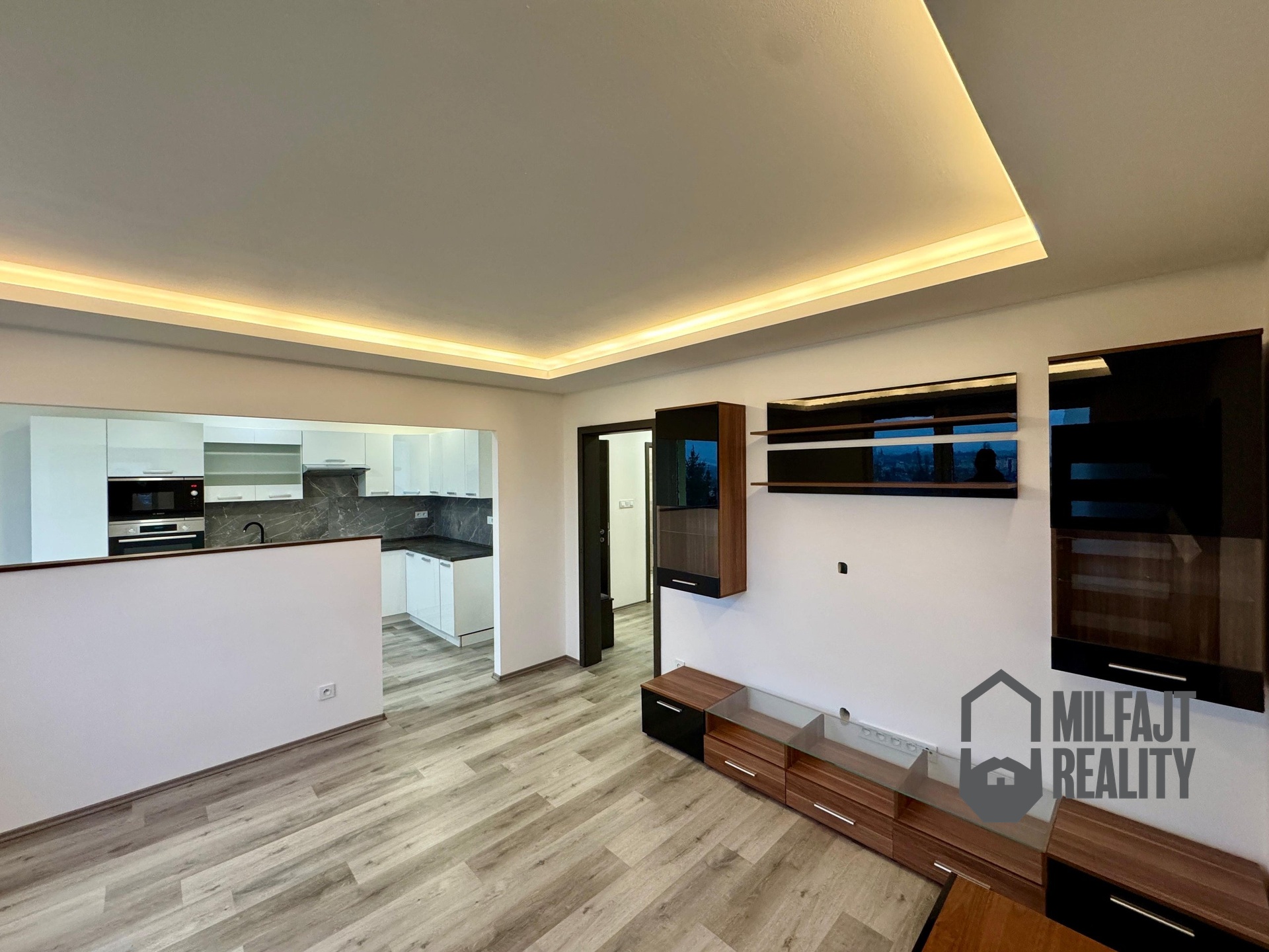 6af83da7-a95e-4fb9-9f8e-079a3b992525