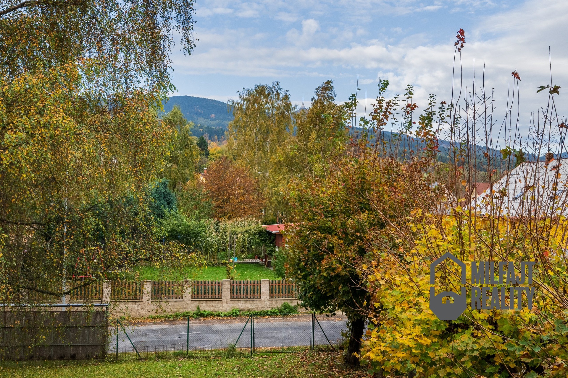 2025-10-21-09-52-54-CZ8_6658