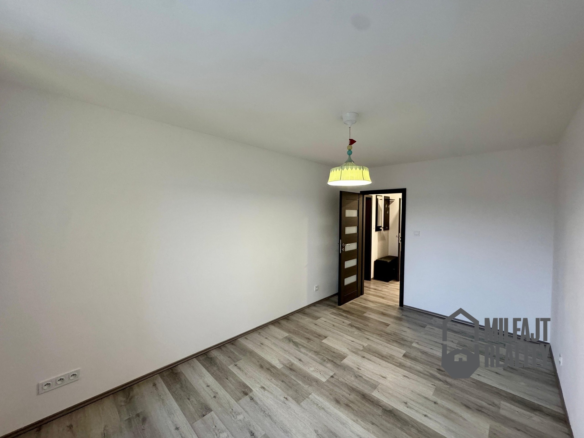 118d45c4-92ca-42df-aacb-0120280bd8f4