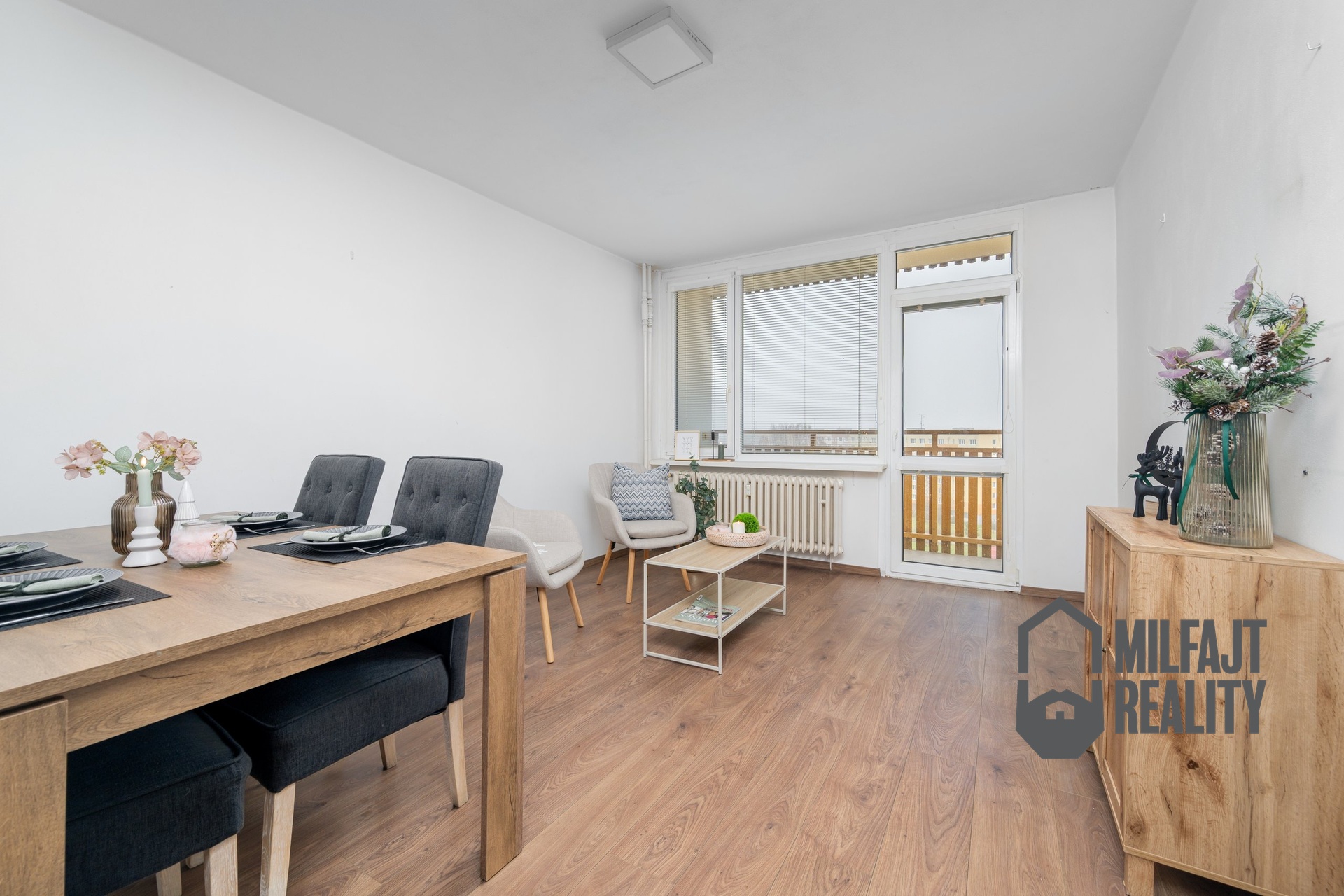 2025-12-18-10-10-57-CZ8_3788