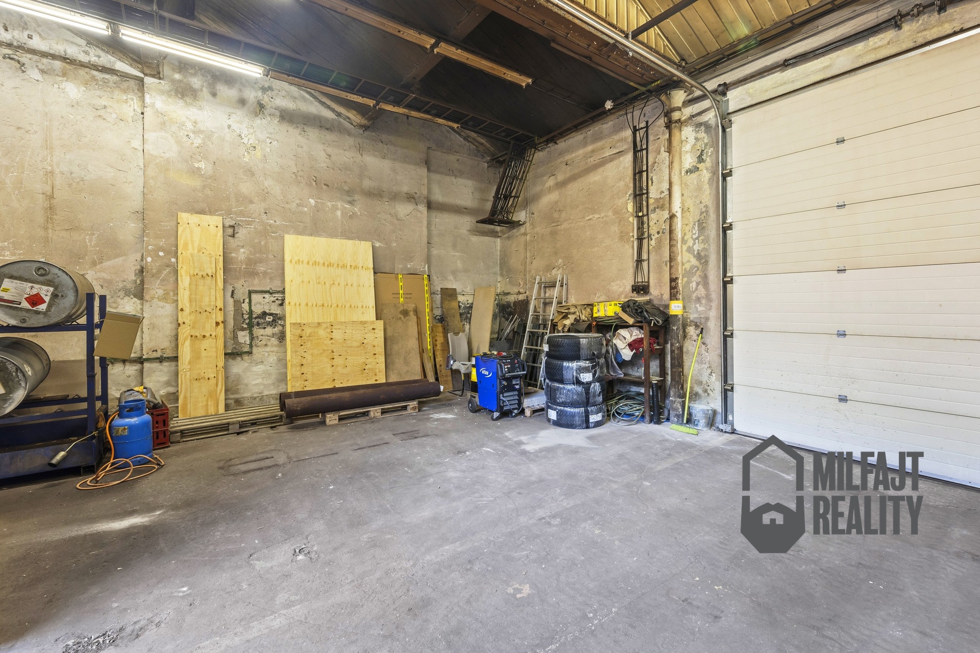 2024-09-03-16-07-42-CZ6_2206