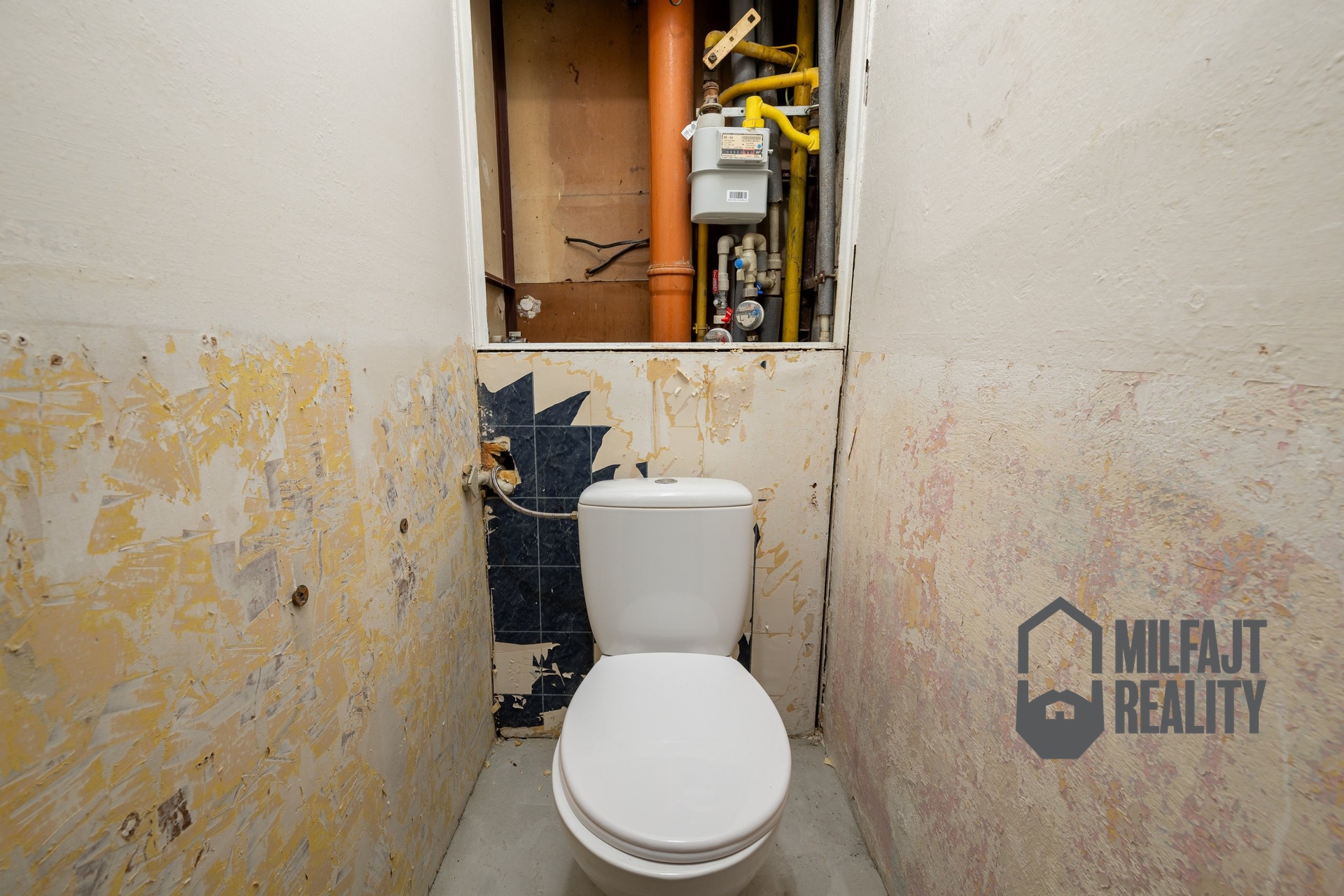 2025-10-21-09-51-29-CZ8_6657