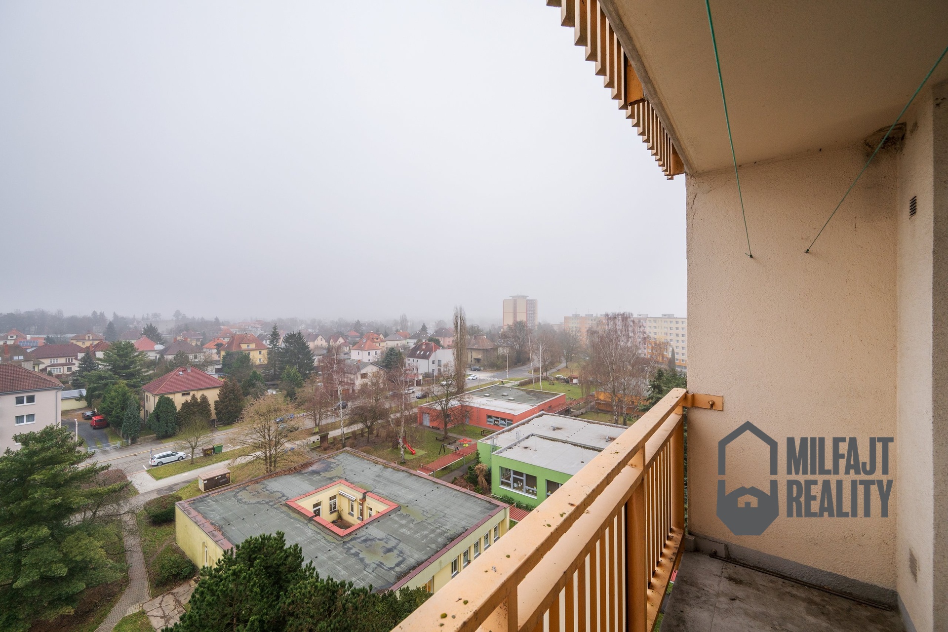 2025-12-18-09-47-29-CZ8_3734