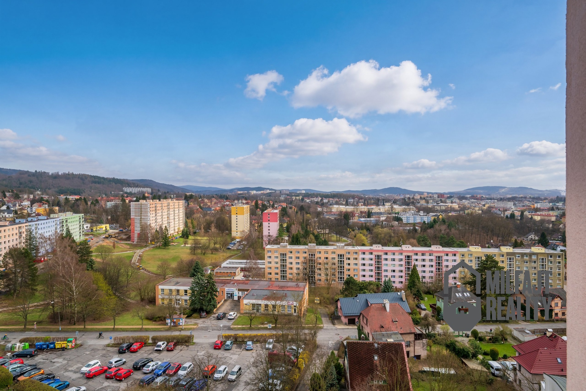 2026-03-31-15-38-45-CZ8_6411