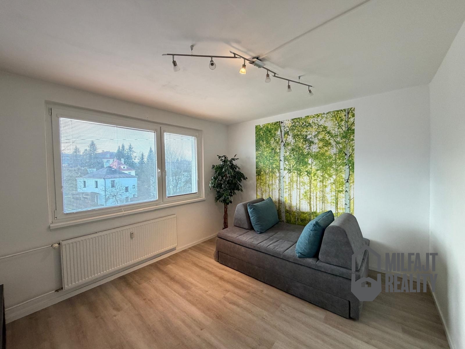 d96777e5-f6f7-4a12-8116-f18e9d3ac443