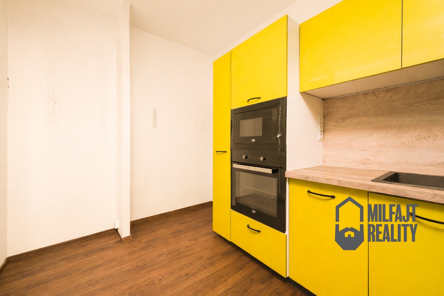 E47369B7-DEE7-424C-88A9-60E8C9A138A4