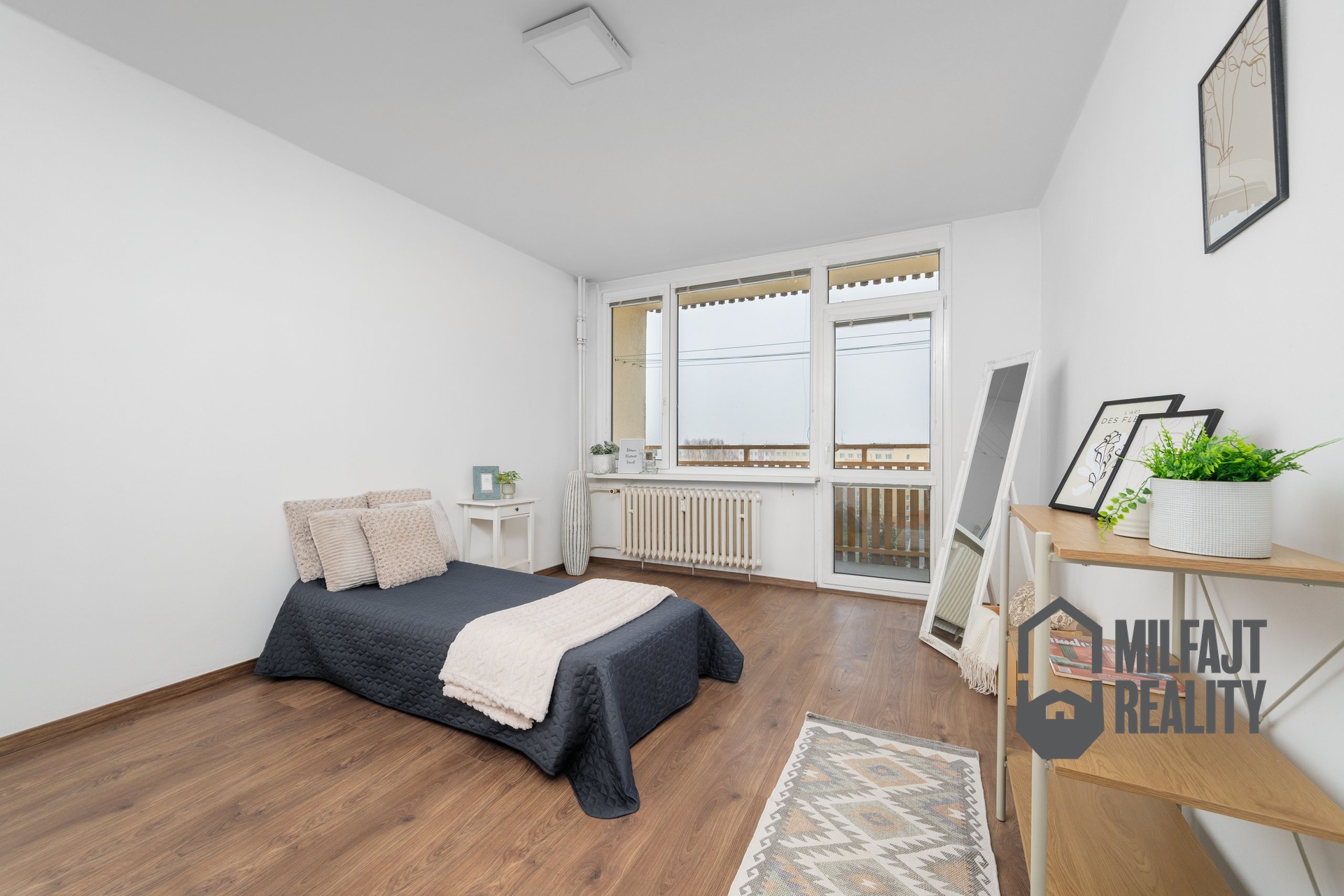 2025-12-18-10-04-12-CZ8_3760