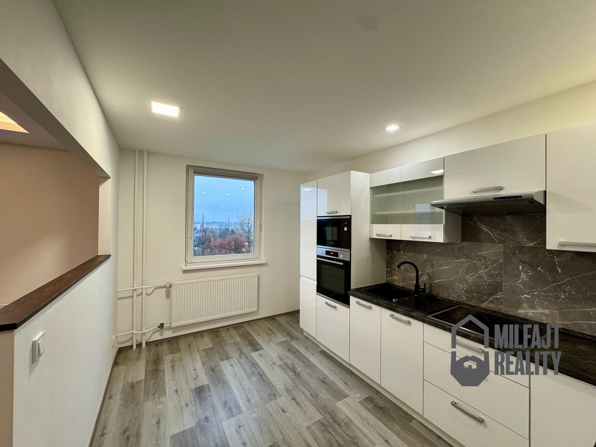 230220f4-9373-4509-b337-625360c1ba1e