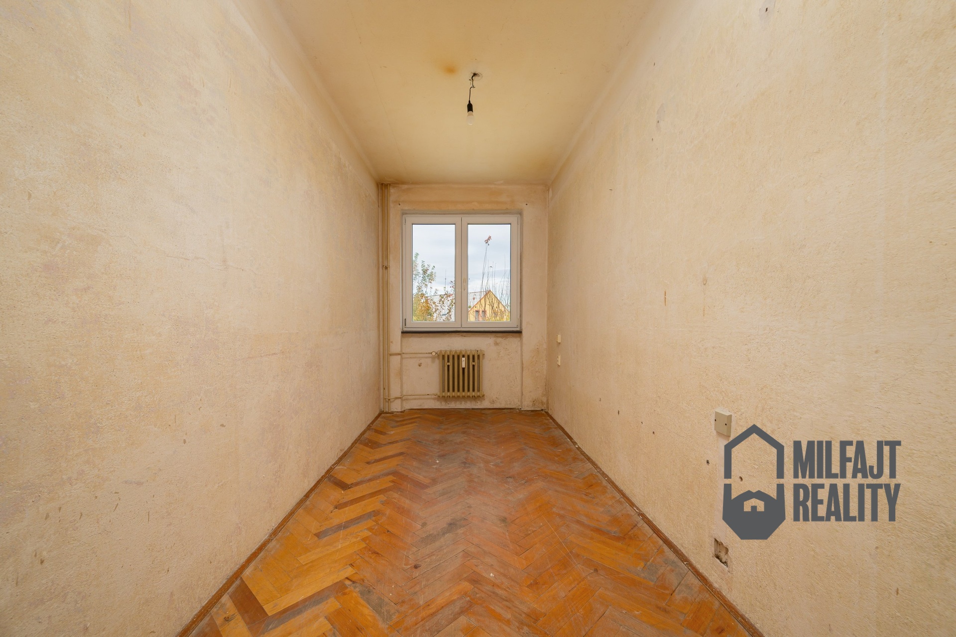 2025-10-21-09-48-01-CZ8_6639