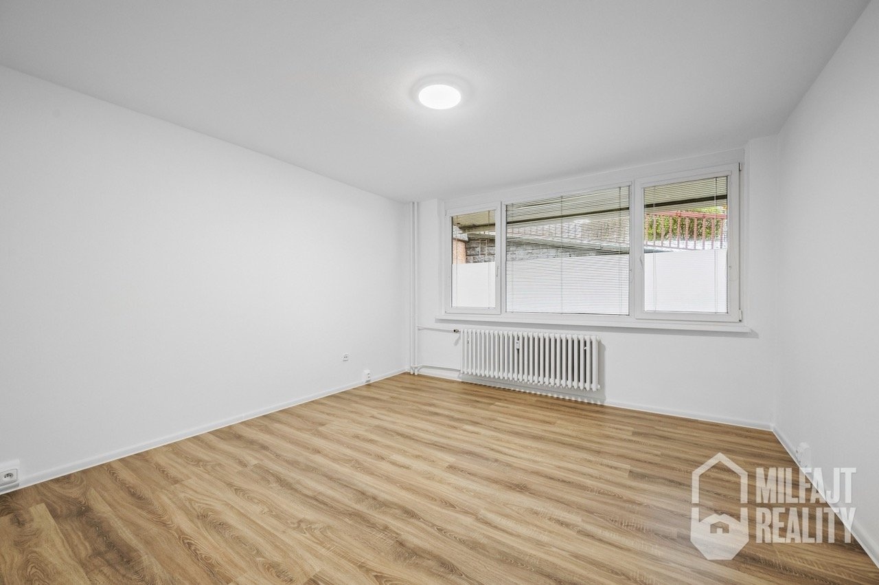 2023-11-24-13-09-44-CZ6_5445 ve velke? velikosti