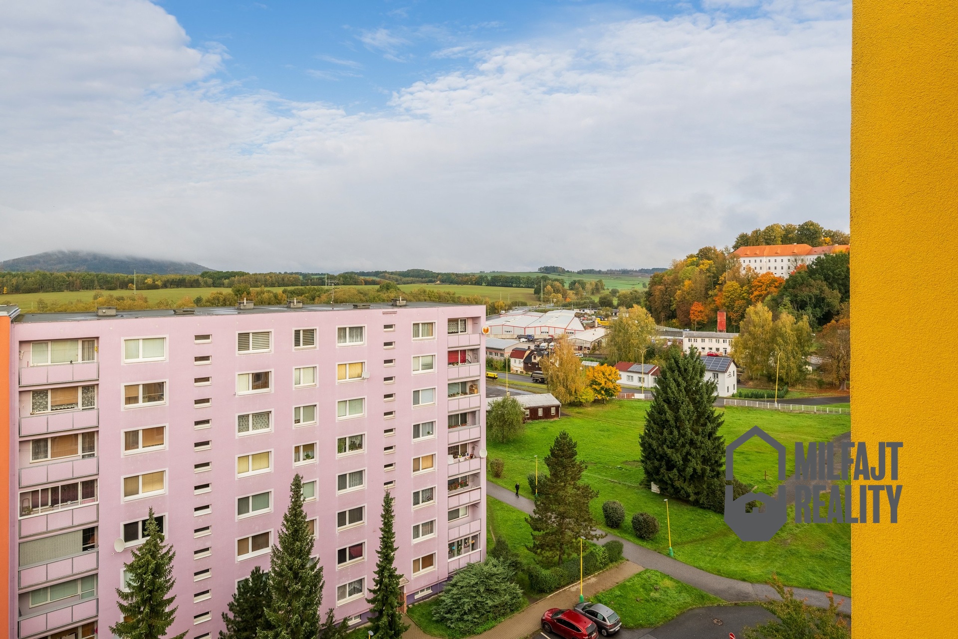 2025-10-13-09-05-45-CZ8_5042