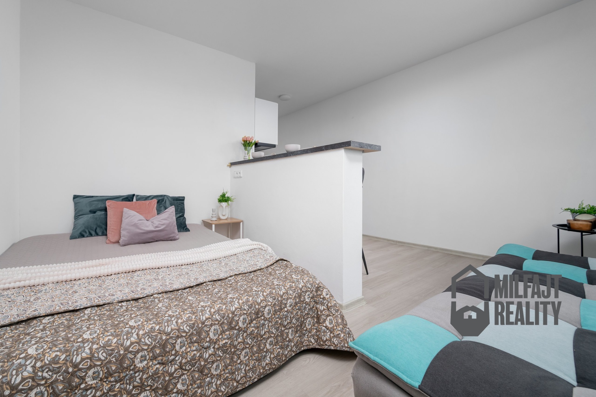 2026-03-31-15-50-33-CZ8_6472