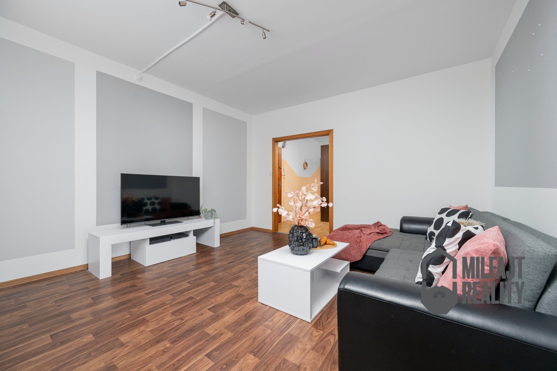 2026-01-20-14-37-17-CZ8_5874