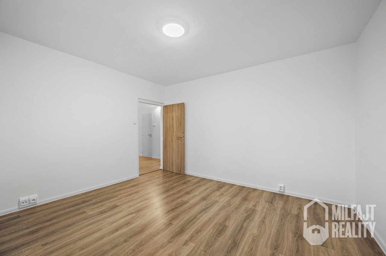 2023-11-24-13-16-55-CZ6_5472 ve velke? velikosti