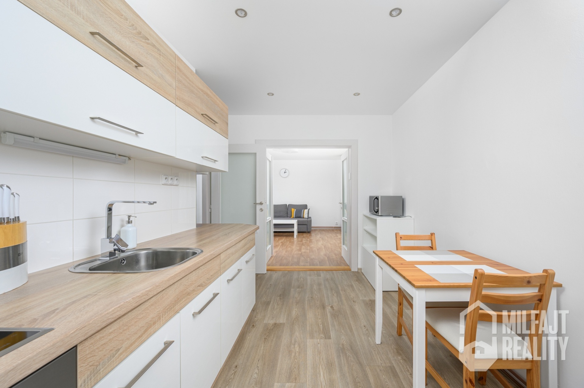 2023-06-13-14-02-52-CZ6_7413