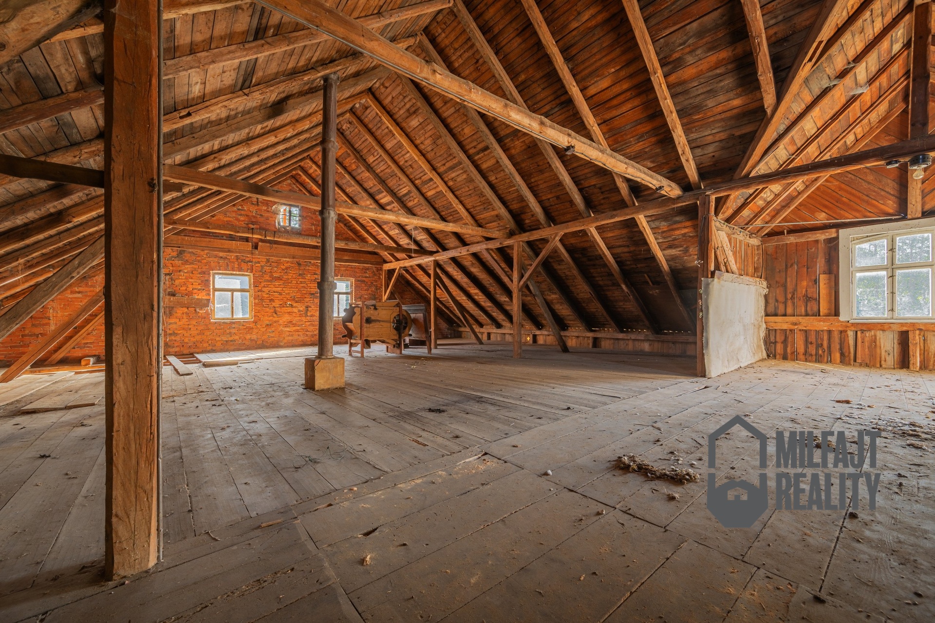 2025-09-30-09-49-37-CZ8_4181