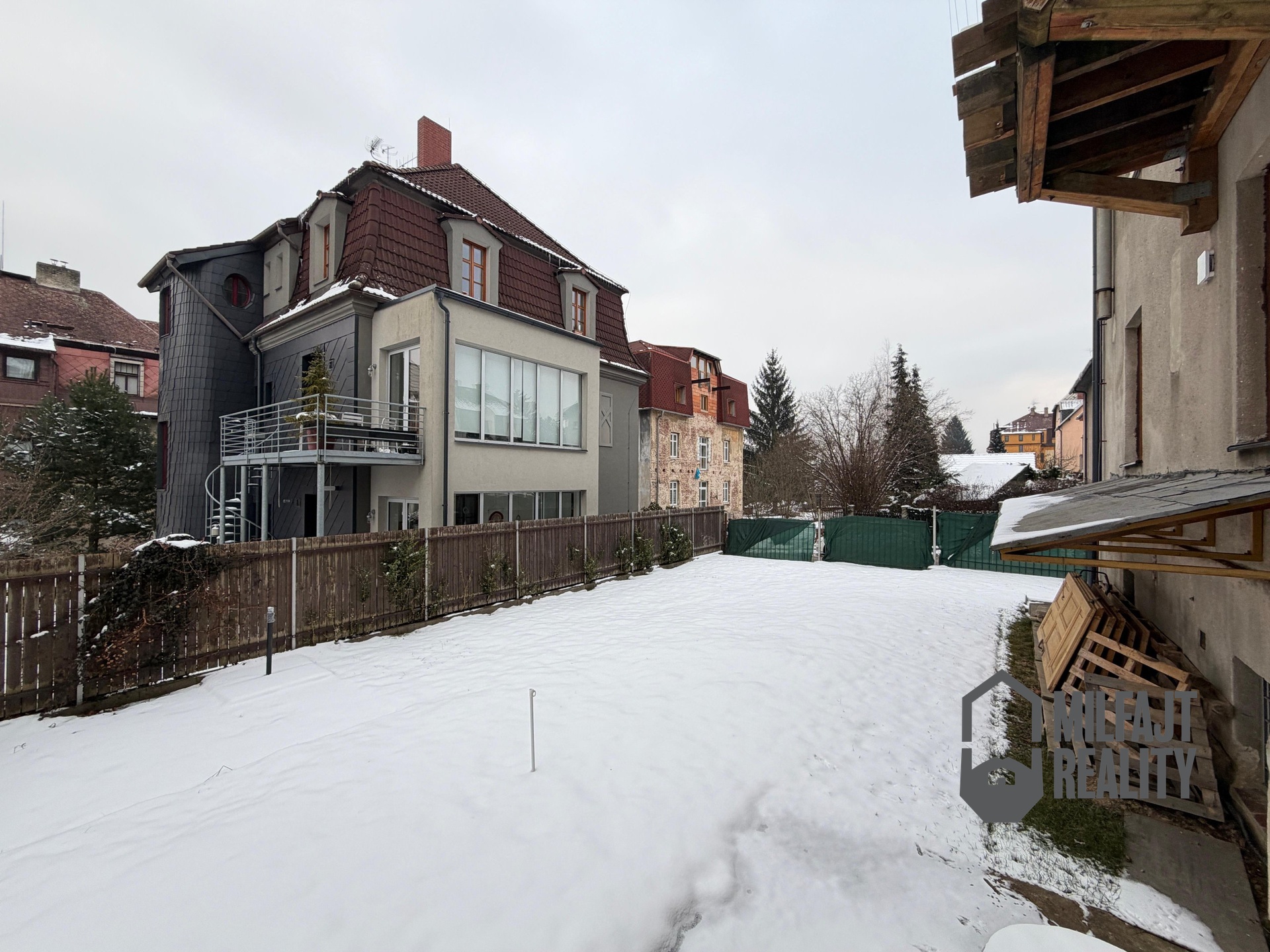 ba3a11d9-1851-426a-bc4e-d49eca731f2f