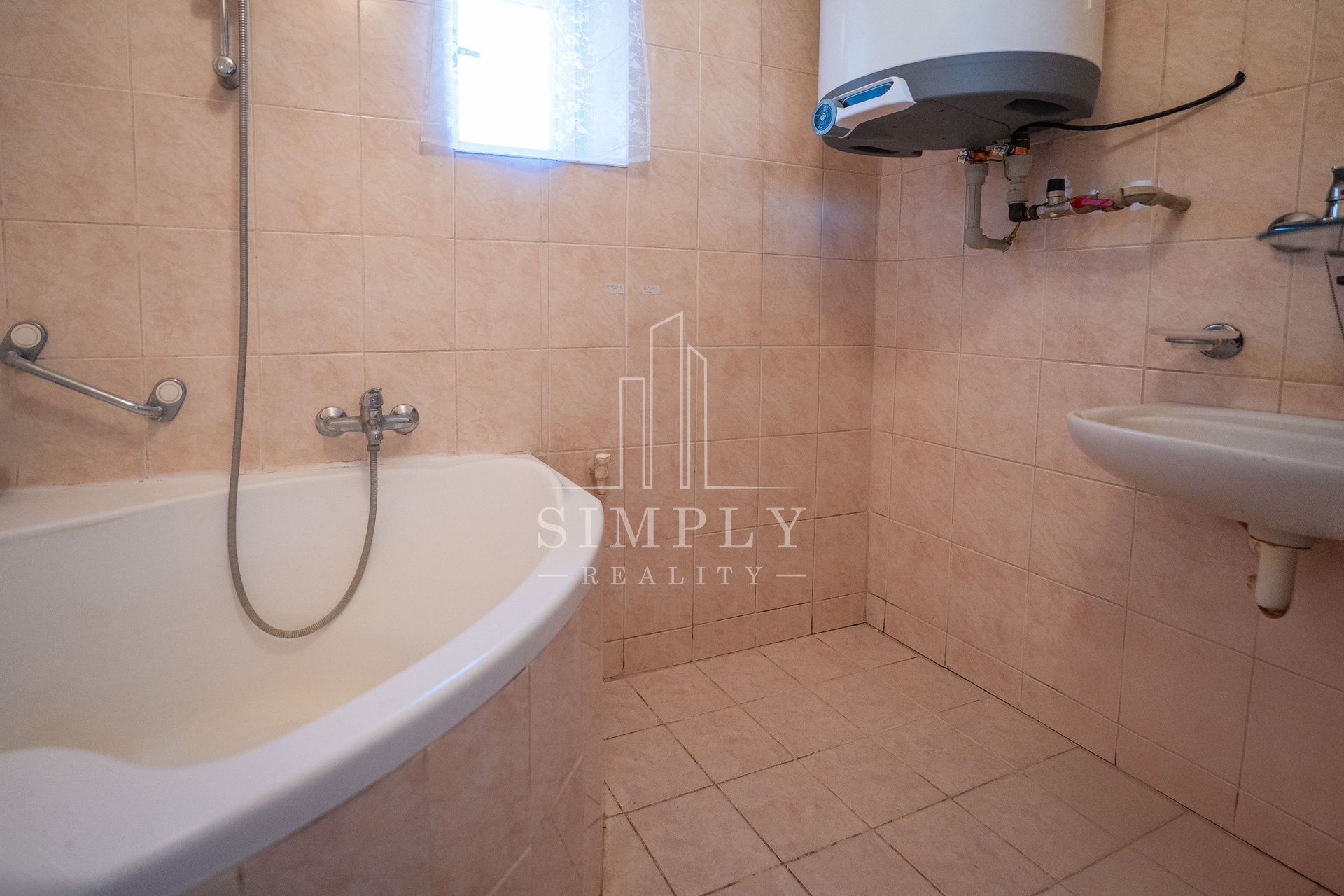 Prodej rodinného domu 200 m² – další