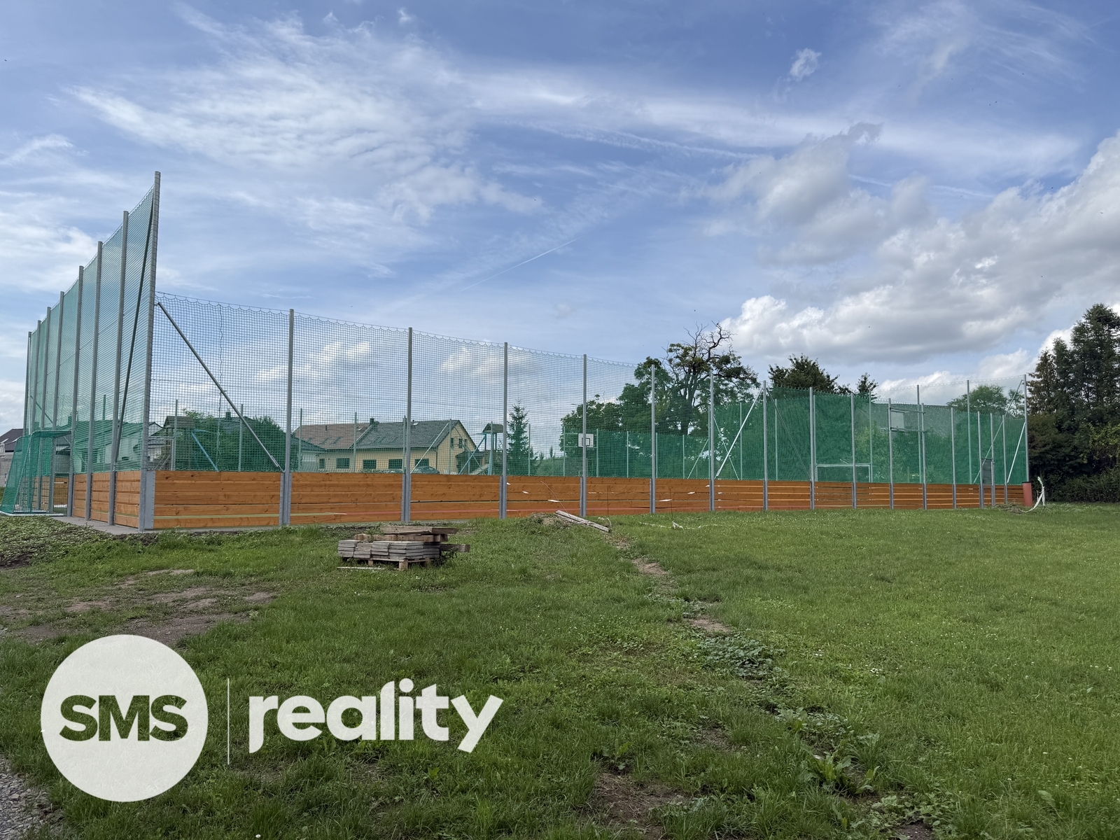 Hřiště ihned za domem