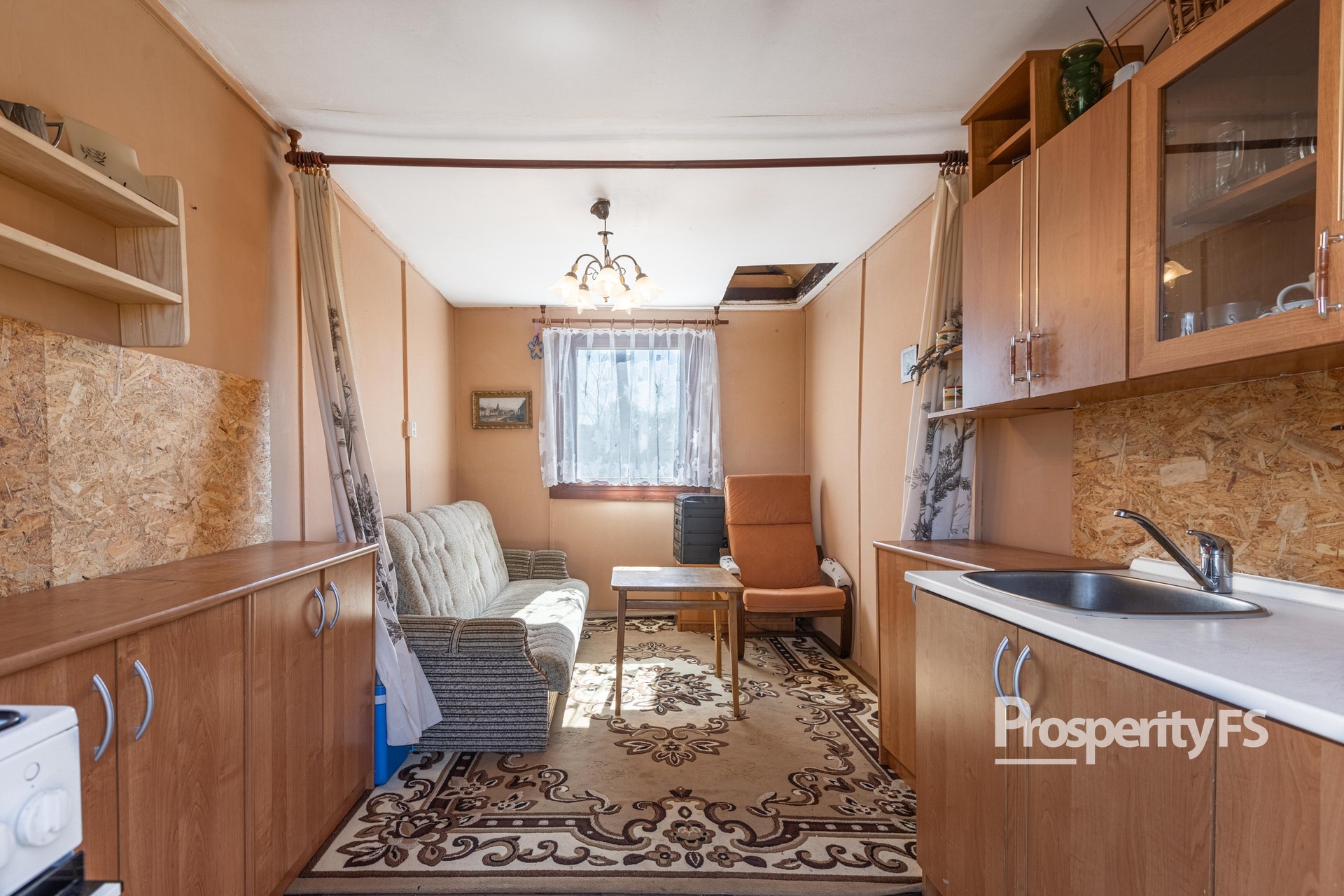 EOSR0103-HDR