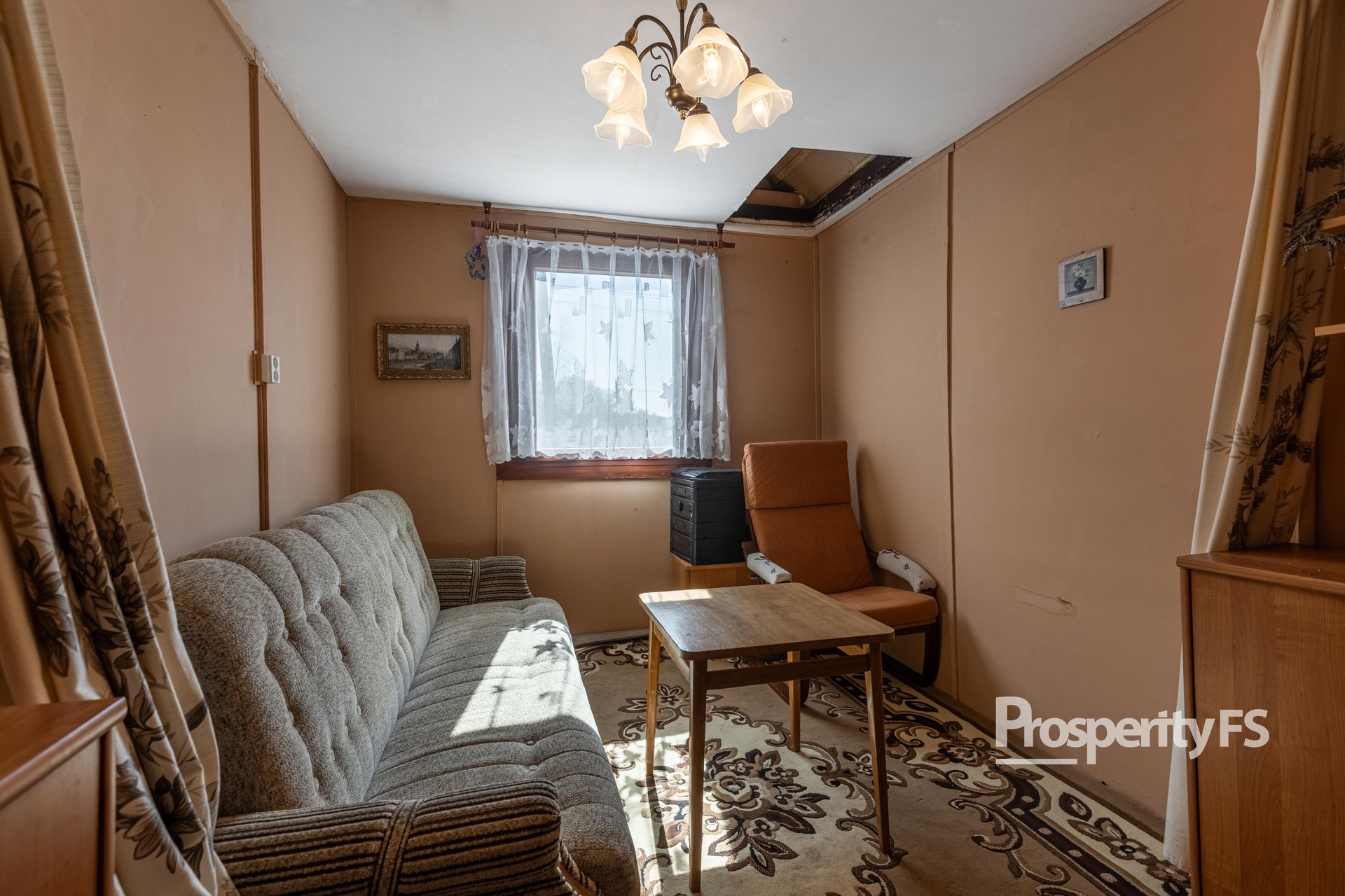EOSR0118-HDR