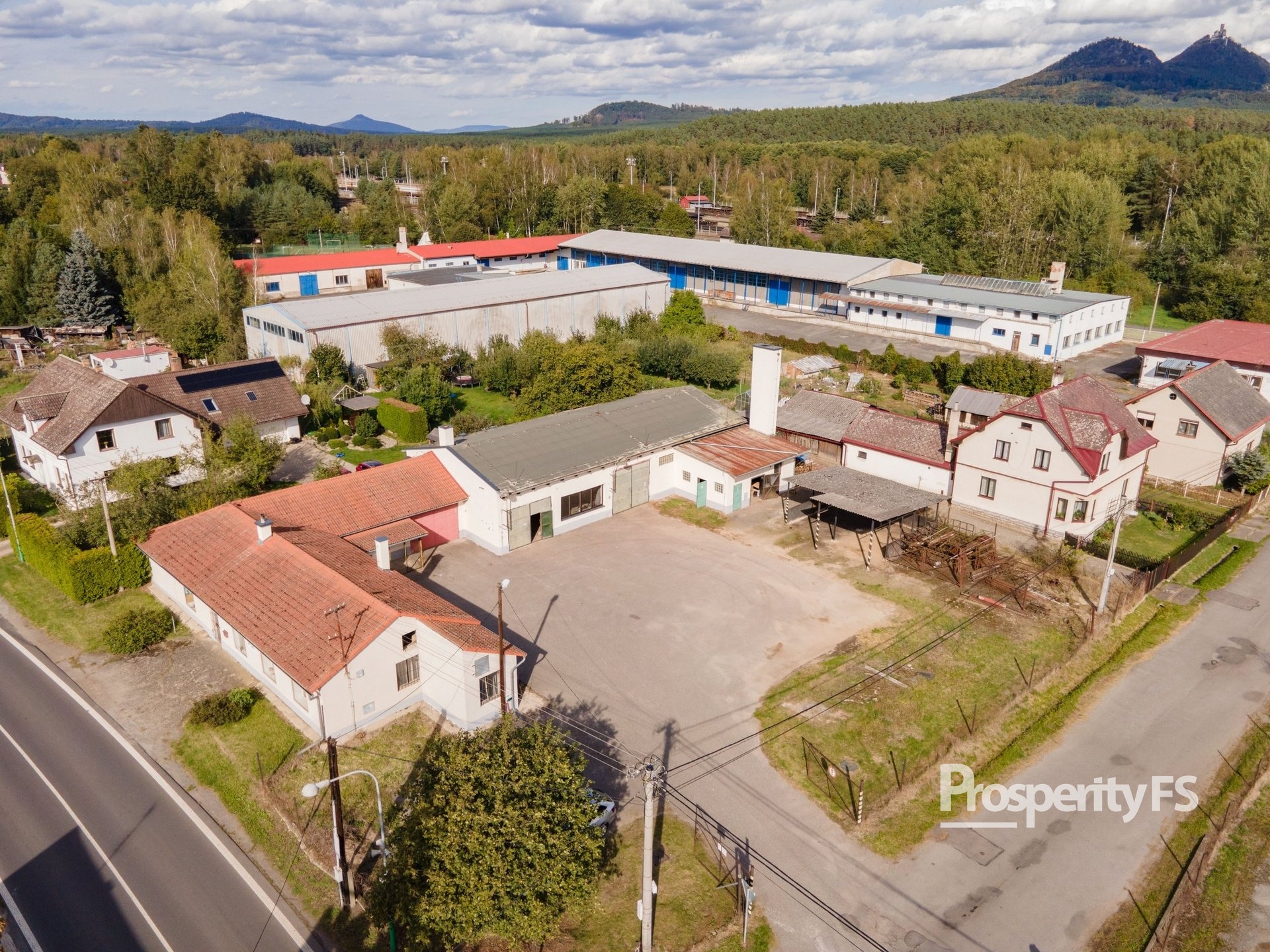 komercni-areal-vcetne-rodinneho-domu-dji-0444-fe1c