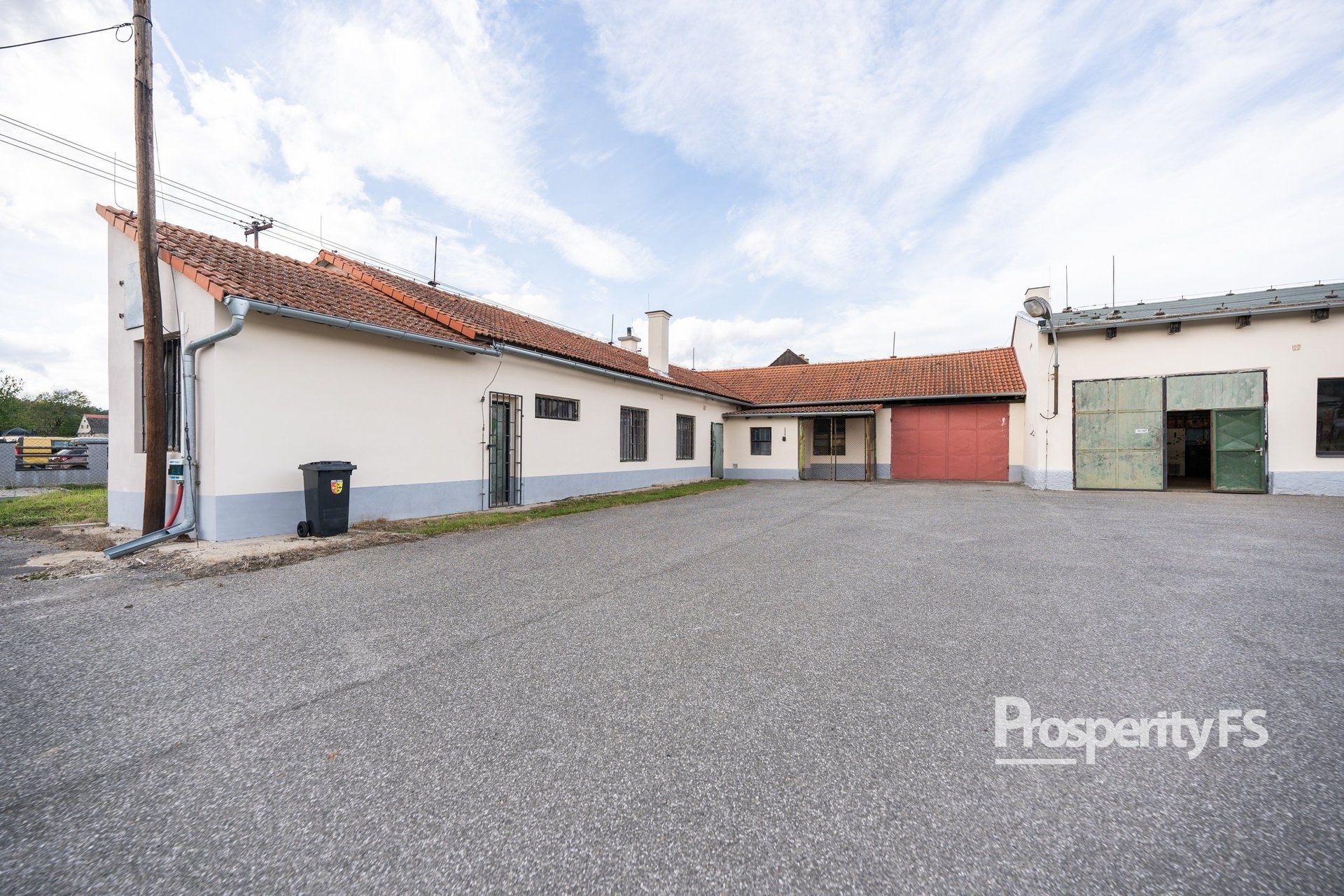 komercni-areal-vcetne-firemniho-zazemi-dsc01842-94