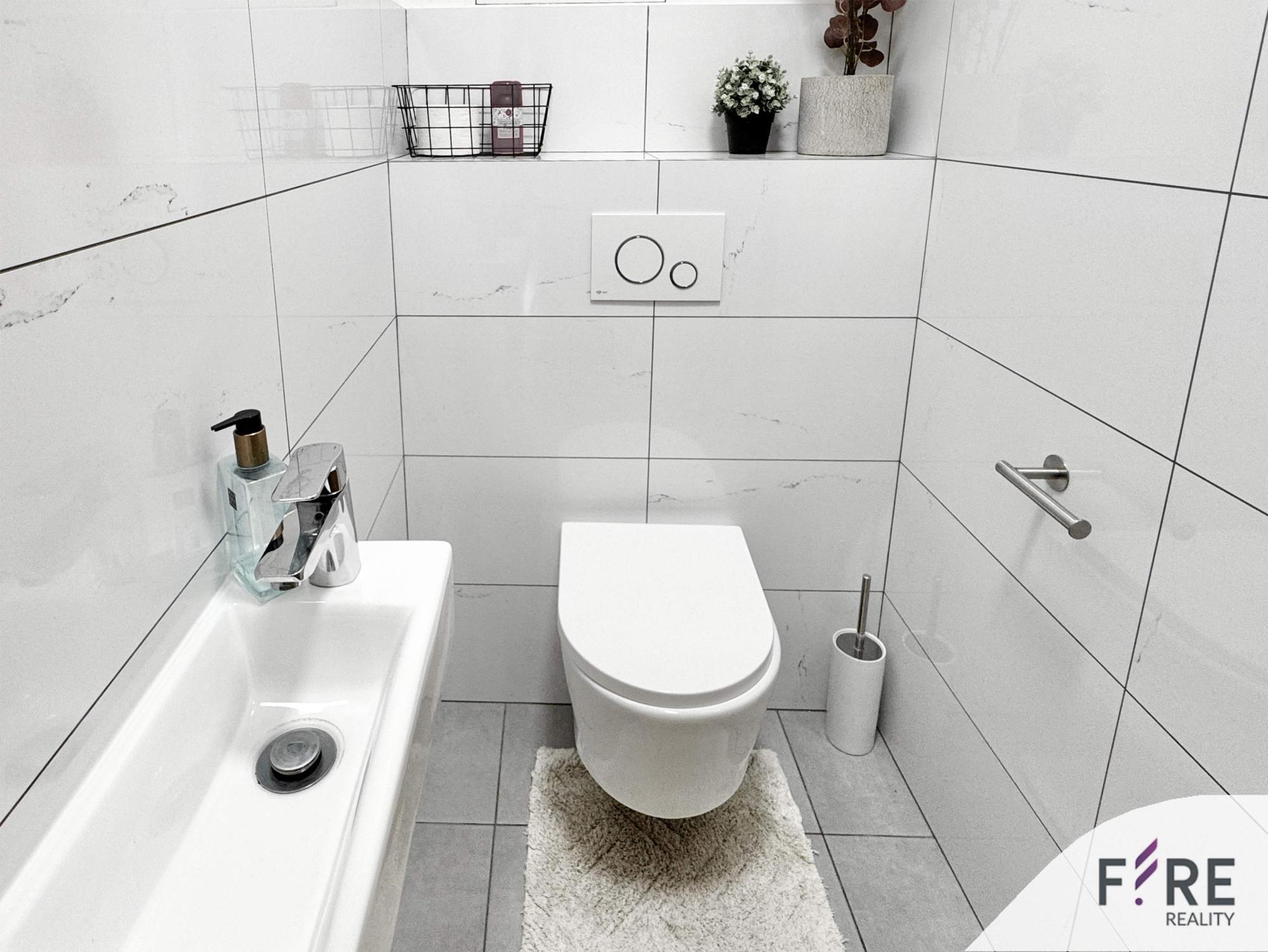 wc.1749452070.jpg
