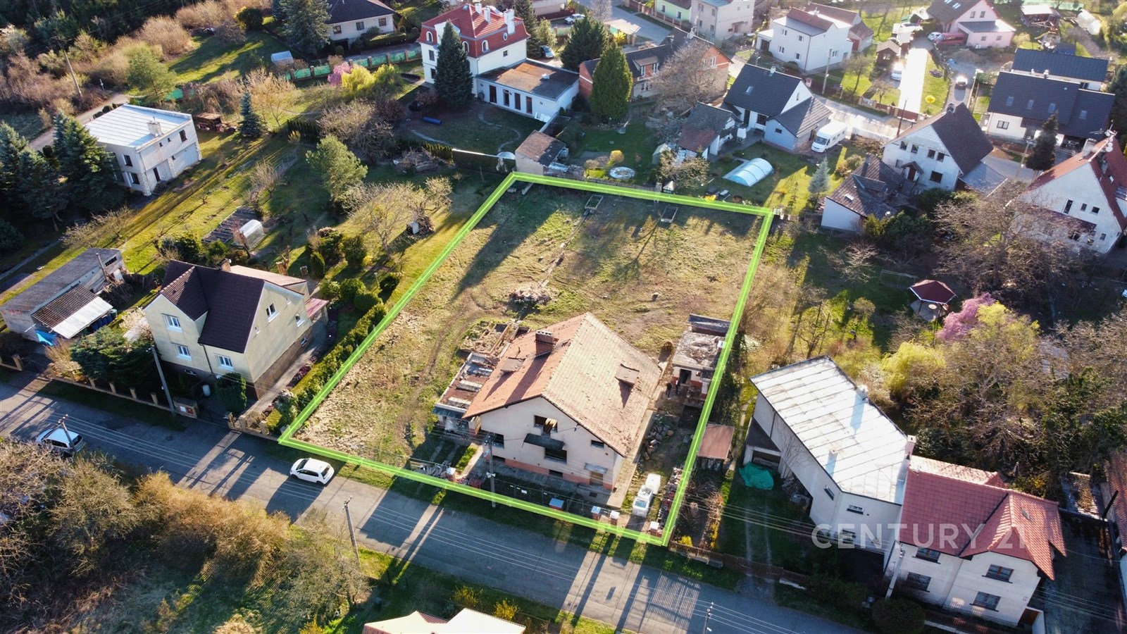 Pohled na pozemek z V, celková výměra pozemku 1852