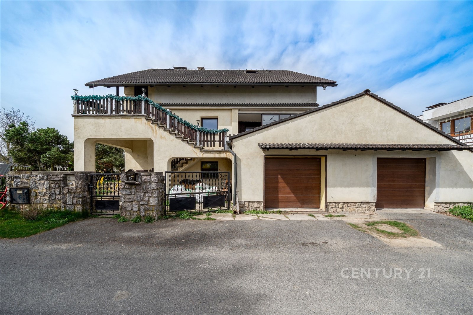 Pohled na dům z ulice