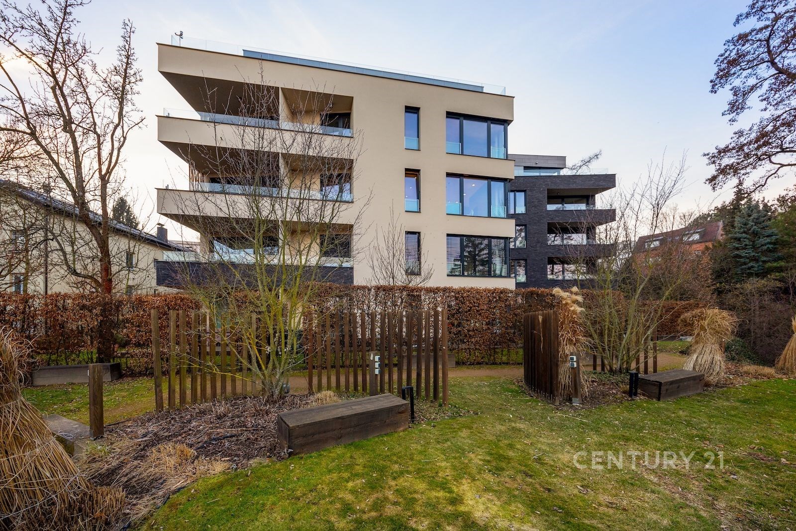 Pohled na dům ze zahrady