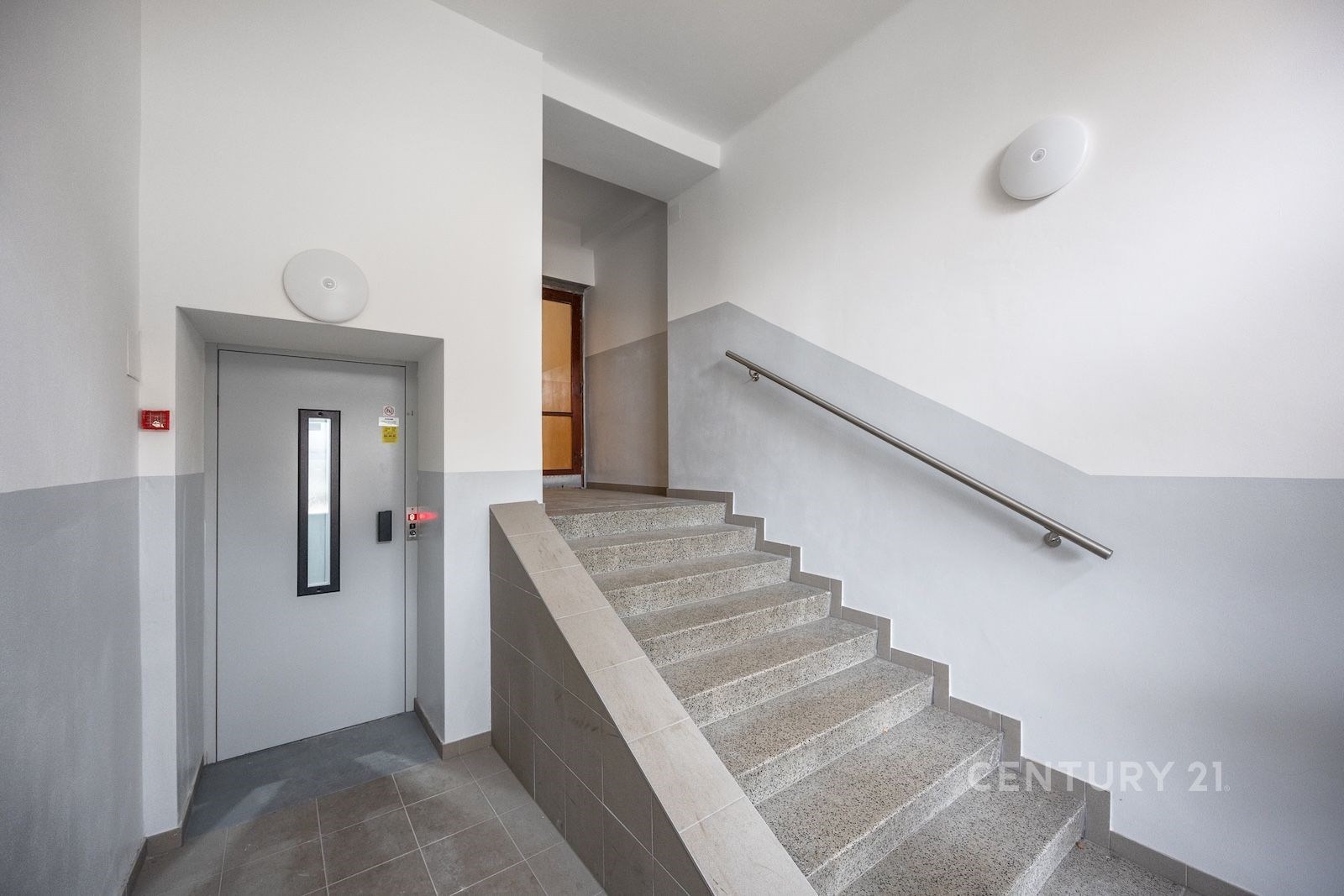 Vstup do domu s výtahem