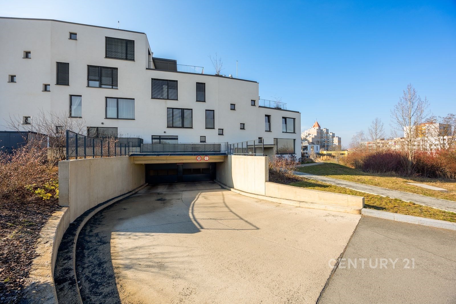 Společný vjezd do garáže