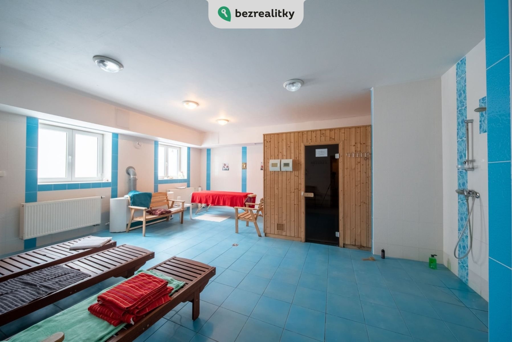 1731489713-yevzuinnuv-sauna