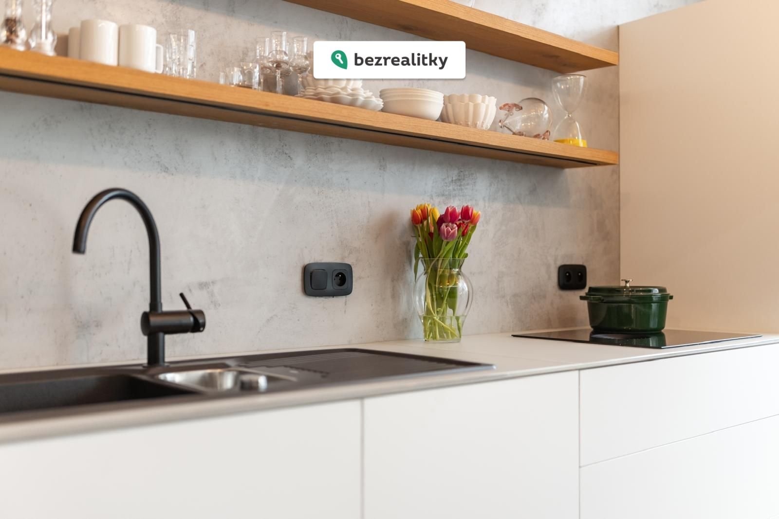 1773594192-uwntfmpwvt-img-5428