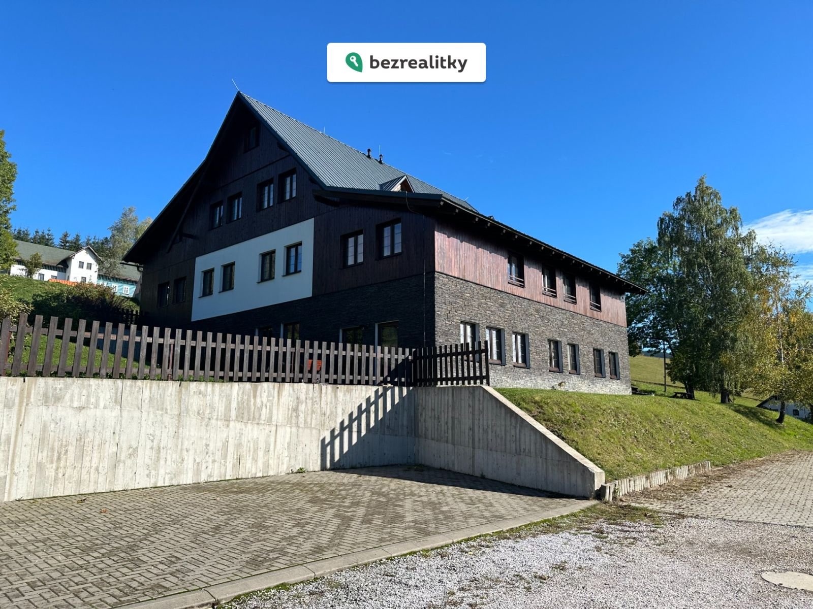 1764184393-qobpinuxhq-img-2547