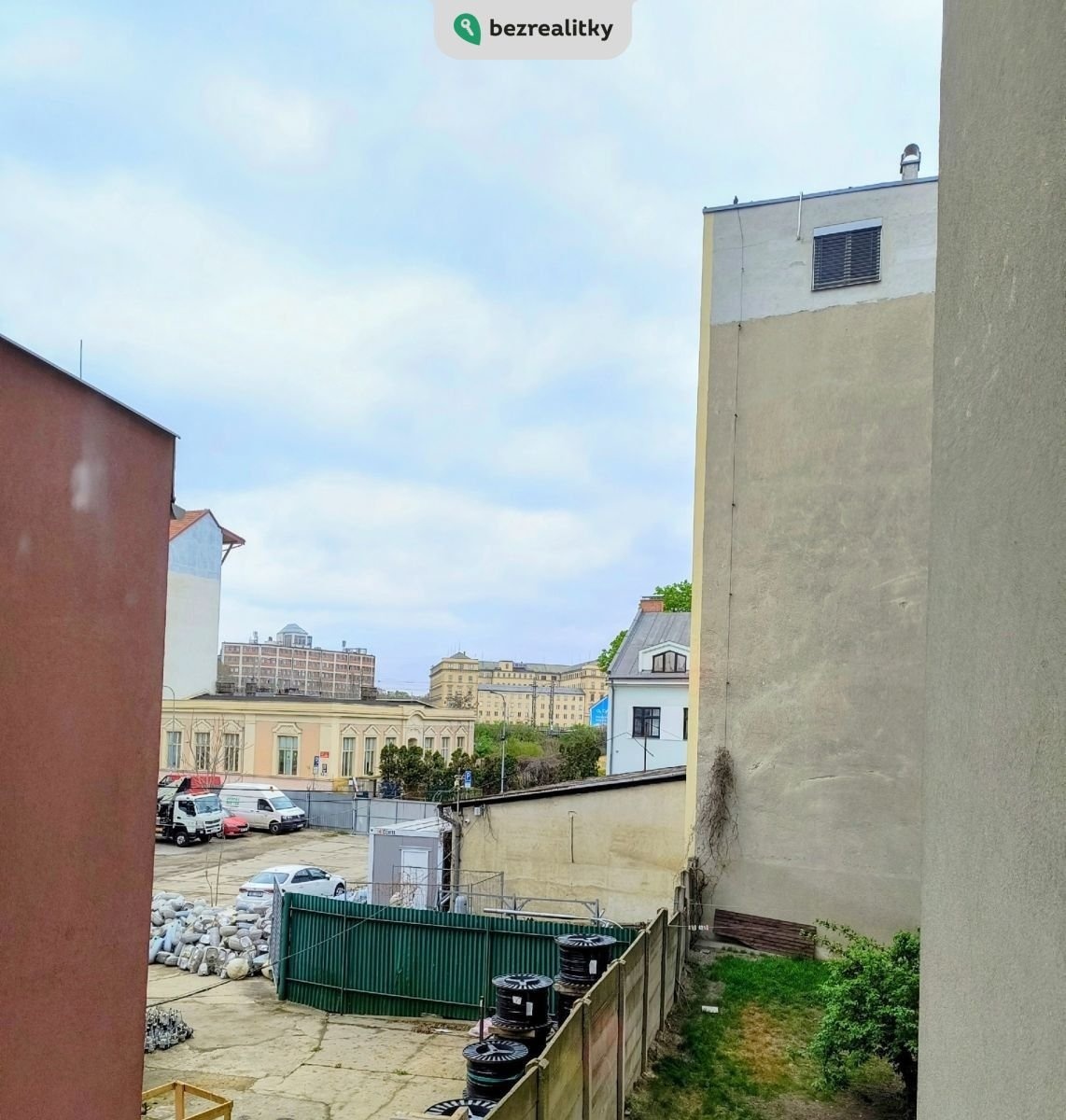1747391589-fftdiszgbq-1000021720