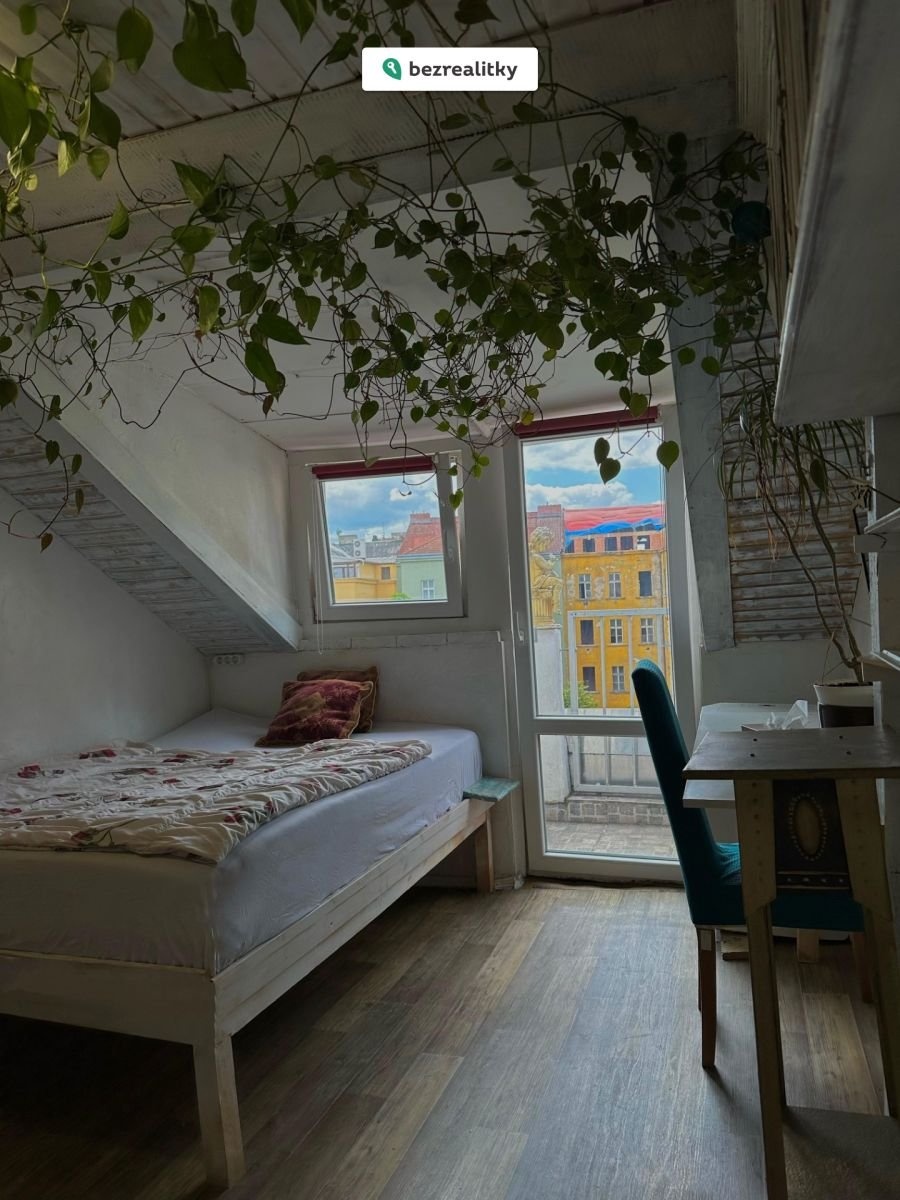 1764628176-lieowygkfe-whatsapp-image-2025-12-01-at