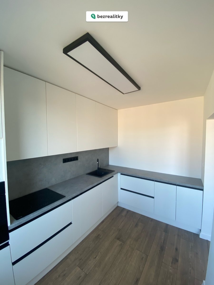 1774176558-pfsujcwfqx-img-2485