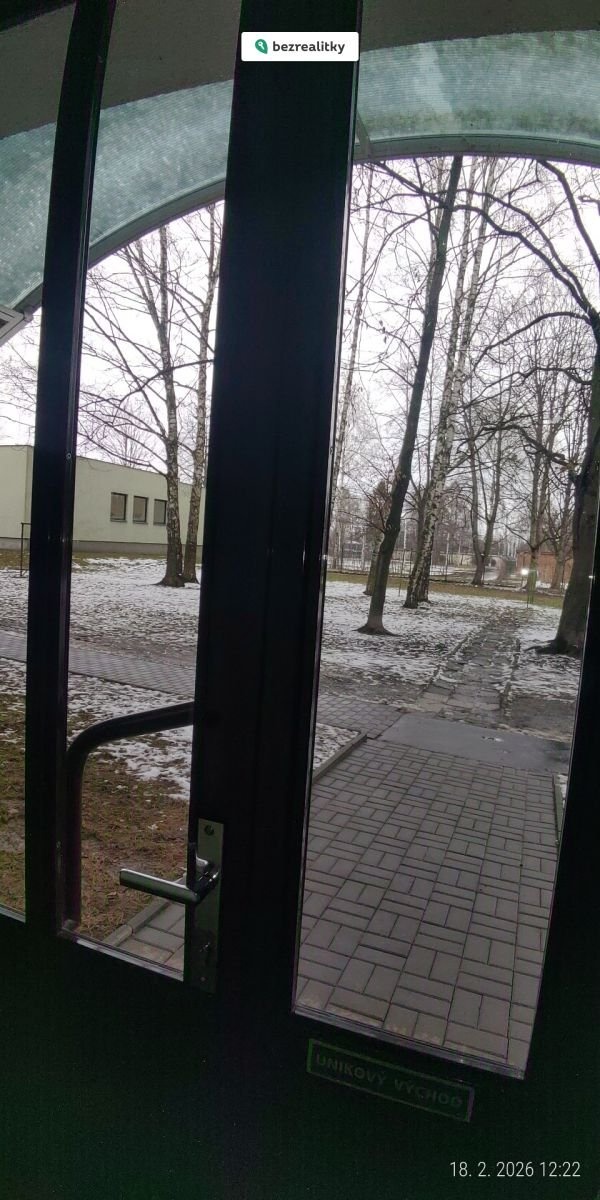 1772134925-angdzweevc-pohled-ze-zadn-c3-adho-vchod