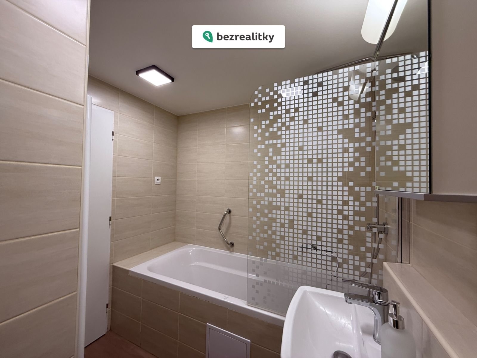 1771187744-ilesgtyhjw-img-0234